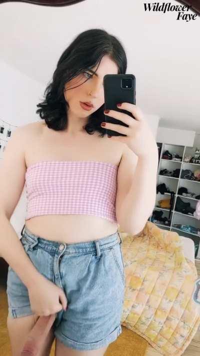 Don't tell anyone what I'm hiding, ok?🤫