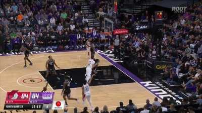 [Highlight] Sharpe with the sweet step back three