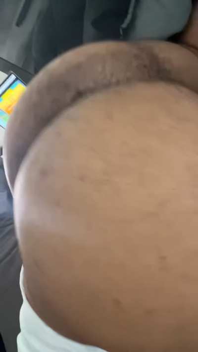 18 bttm, any Latinos, Arabs, Whites like bubblebutts? 👀 