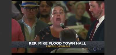 Patriot demands answers from Mike Flood at his town hall in Nebraska: 