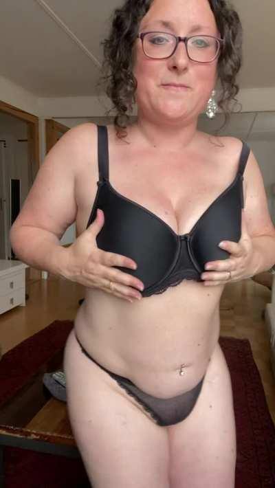 Be honest, does my body turn you on?