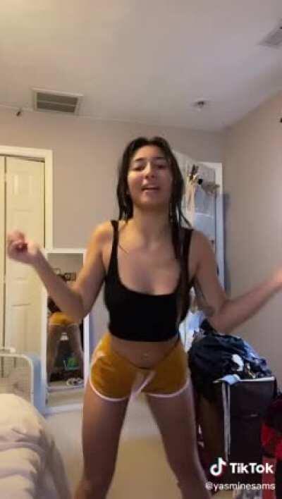 @yasminesams - Bless the mirror fr 💯