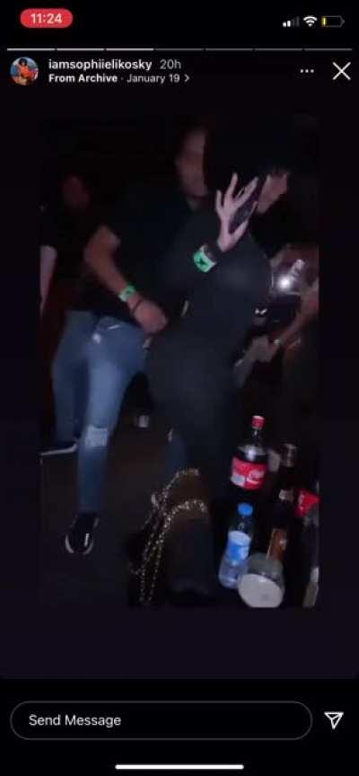 She’s bouncing dat ASS!!