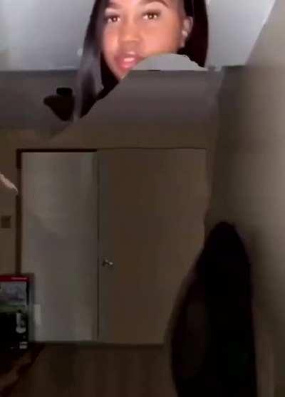 me as evelynn hiding in the botlane tribush watching my botlane get ganked by the 14/2 olaf that i fed earlier 🏃‍♀️🤭