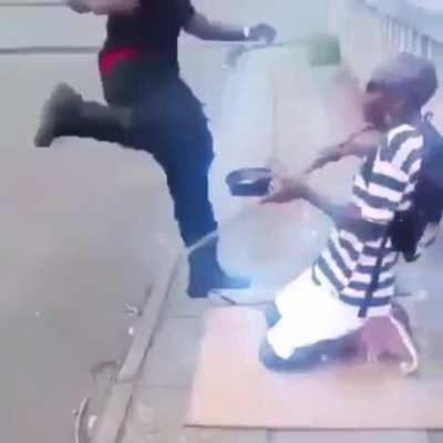 Muquinha fazendo seu din din 🤡💲🤡💲