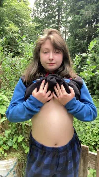 Anyone around here like a natural girl in pjs? ❤️