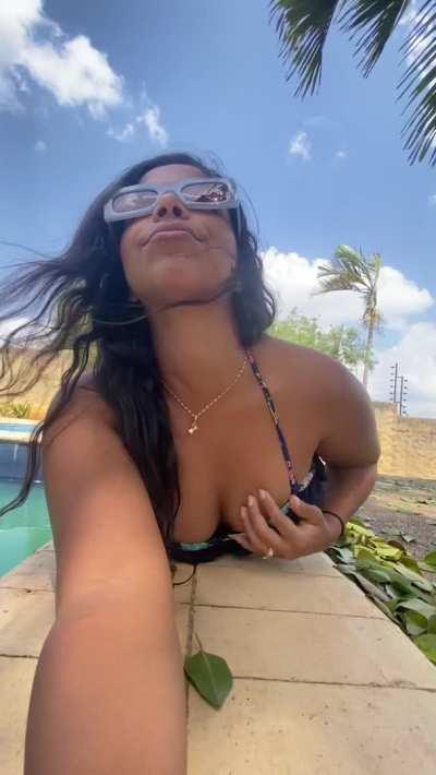 im wondering if guys like small boobs