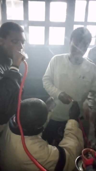 Having a sesh with random strangers..lol