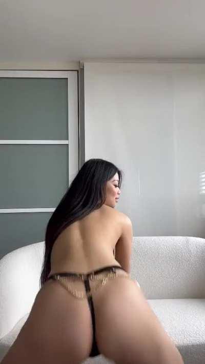 Can you tell I'm feeling horny when I twerk?