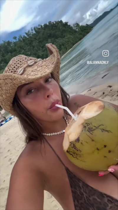 Coconut milk 🥥⛱️