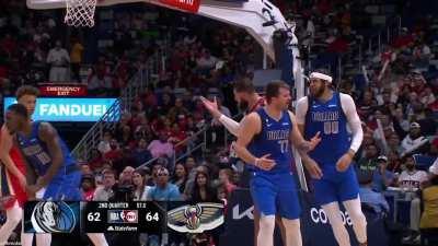 [Highlight] Javale McGee holds on to Jonas Valanciunas for dear life letting Luka sneak in for the put back lay up