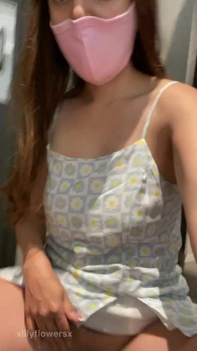 Lets fuck en el bano