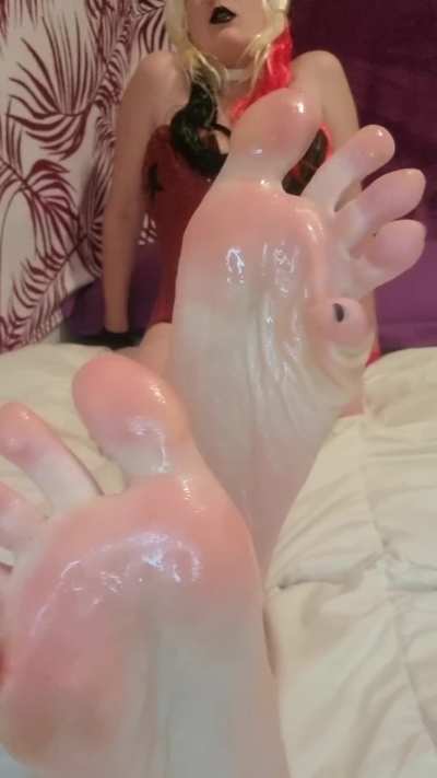 Do you like my Harley Quinn cosplay?