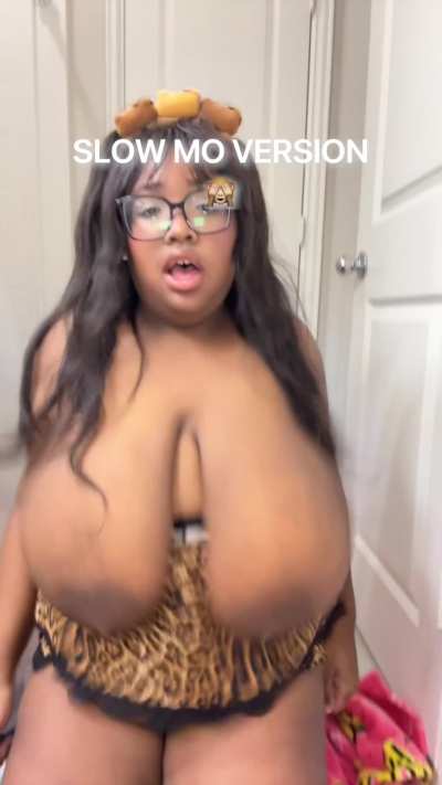 Jiggling them out with a lil slow mo ;33
