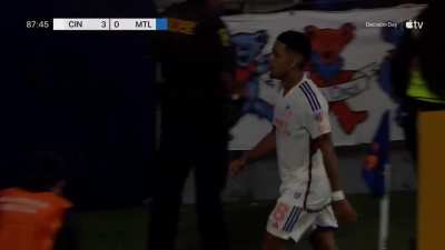 Brenner touches it past his defender, runs behind the defense, and beats the keeper for an impressive goal | FC Cincinnati [3] - 0 CF Montréal 88'