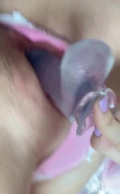 (F18) I heard GWilders love short videos, is that true? 🙈 my parents might hear me though, which is why I always have to be super quiet 👀.