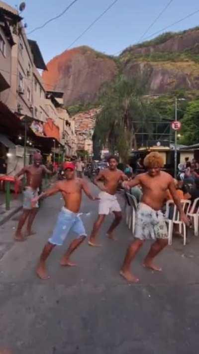 Atenção emissoras da Rede Globo que os brabo tá na pista