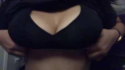 Hawaiian-Japanese titties waiting to be sucked by you😈