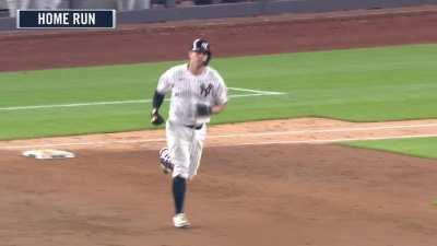 [Highlight] Gary Sanchez hits an absolute BOMB into left, 436 feet, to make it 4-2 against the Phillies