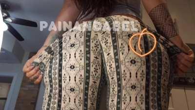 Flare pants Friday… don’t you just wanna squeeze it?