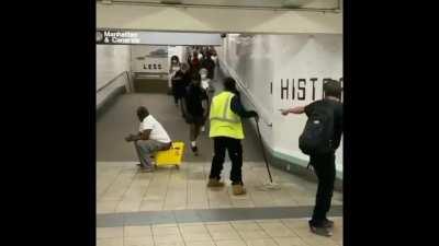 The King demands his throne 👑😤