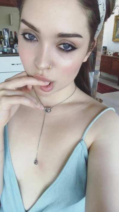 2020 was ehhh so let's cuddle instead 🤗 [f]