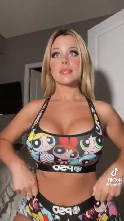 Powertits girls(missmercedesblanche)