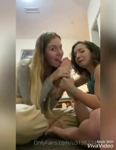 oMGeee & bff feet worship