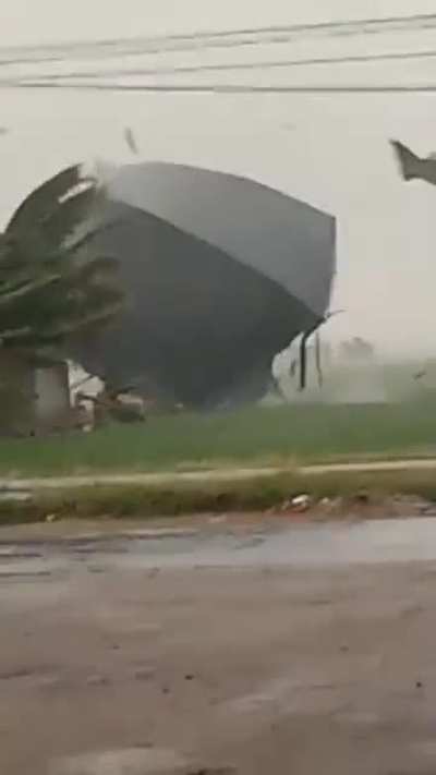 Just got this vid, folks said at Sekincan, wasn't expecting this kind of storm during this kind hot weather