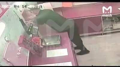 A 22yo man serving time for theft was so thin that he was able to escape prison through a window to receive parcels.