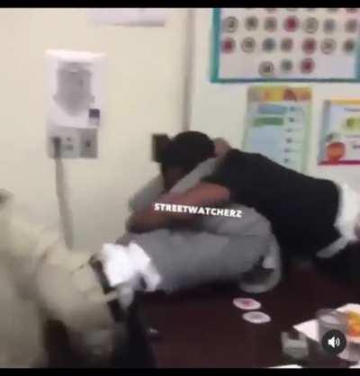 HS fight from 2017/2018. Idk the backstory but they went at it