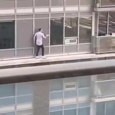 Guys will do anything for pussy.