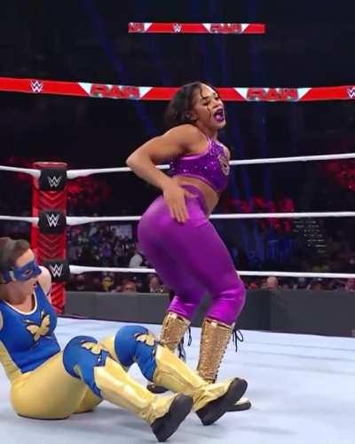 I would’ve buried my face in Bianca Belair’s ass if she did this to me then lick her asshole. I would then beg for her to pound my ass as I call her daddy while she does it