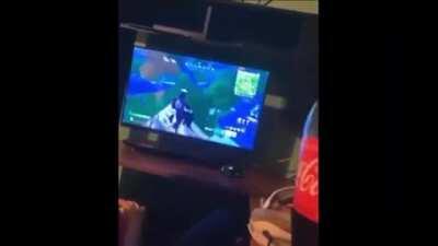 Hello slatts 🐍🐍 my slime justin here is cracked at fortnite and bumps carti but only ST 😈😈😈