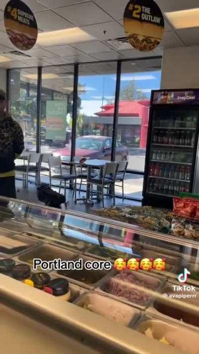 Tweaker wants his MF sandwich at subway 