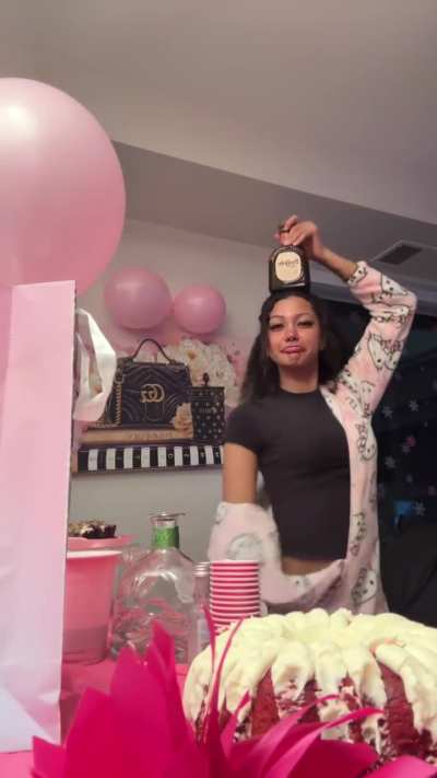 Shaking ass for 21