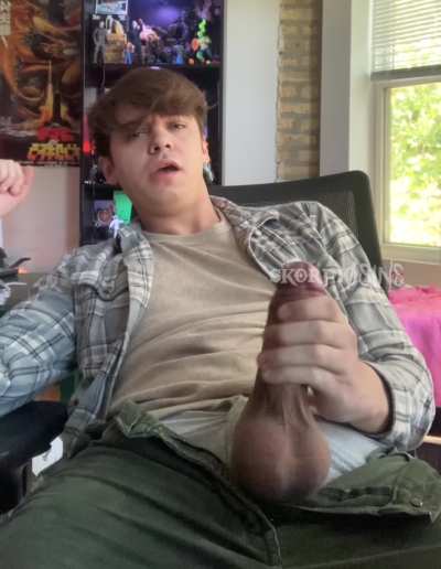 Stroking for the camera because I’m a good boy