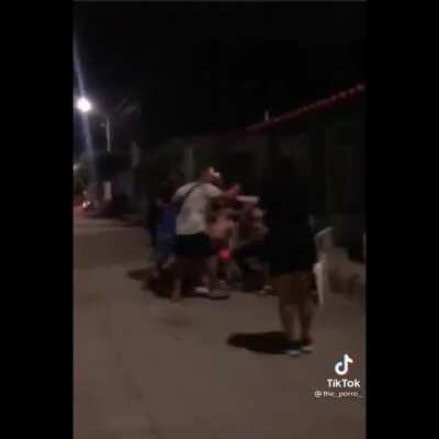 Es un video troll. De un tiroteo