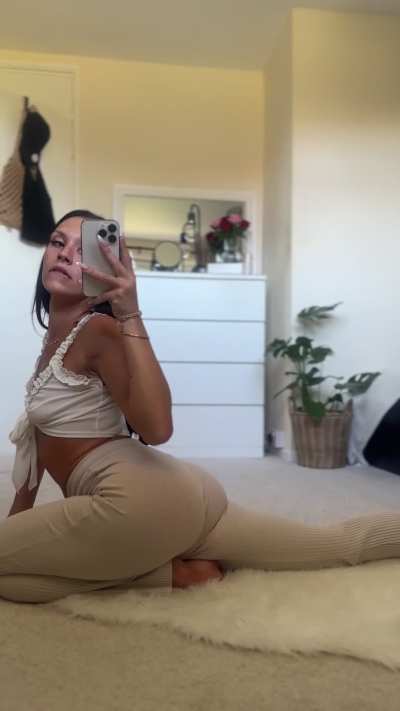 Just warming up..this feels too good (oc)