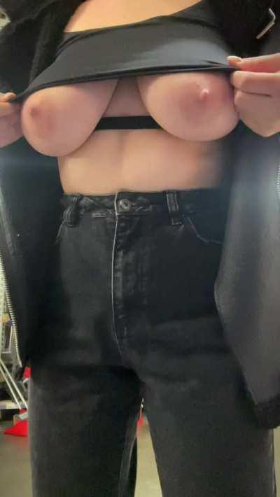 just a little flash in the store :)