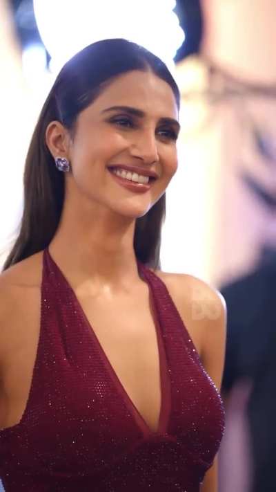 Vaani Kapoor super hot