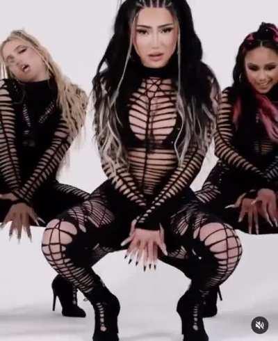 She’s a goddess 🖤