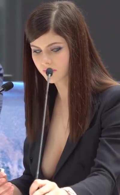 Alexandra Daddario