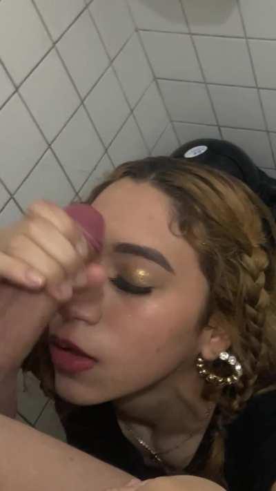 Would you cum on the face of an angel? 😇