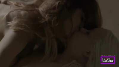 Retro Scenes: Luciana Paes & Stella Rabello - 