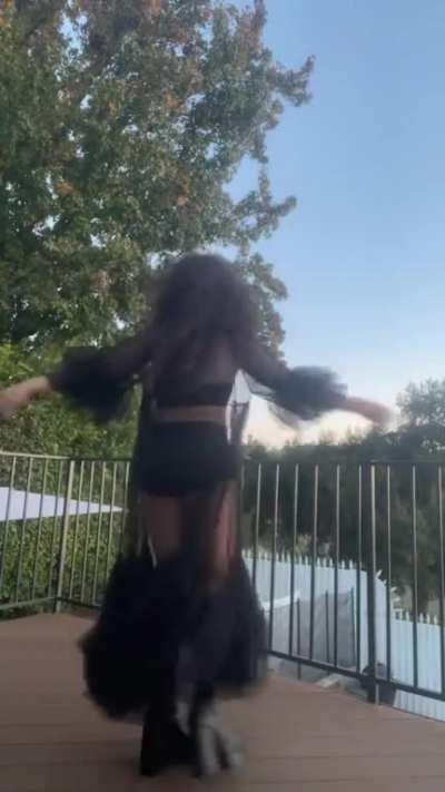 Isabella Pappas (The Villains of Valley View)