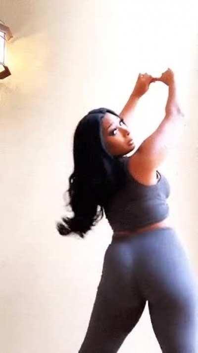 WOULD YOU LET HER SPRAY POTATO SALAD OUT OF HER ASSHOLE INTO YOUR MOUTH?? I would her anus will make anything taste amazing