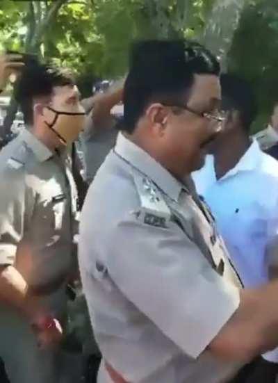 [Arun Pudur] Uttarakhand: According to reports there is a illegal mosque built on the river bank. Hindu youth is asking Police to take action. Instead of listening the arrogant officer is asking him to ‘tone down’ & is seems to be charging to slap him