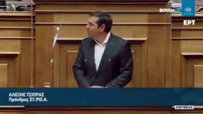 Θα τούς φτιάξω μια ειδική άδεια την οποία δε θα μπορούν να αρνηθούν