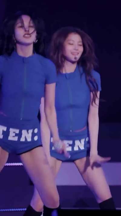 Sana performing 'THIS IS FOR' at TWICE's 10th Anniversary Fanmeeting - 251018